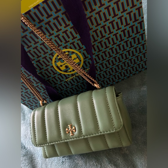 Cute baby green Tory Burch crossbody